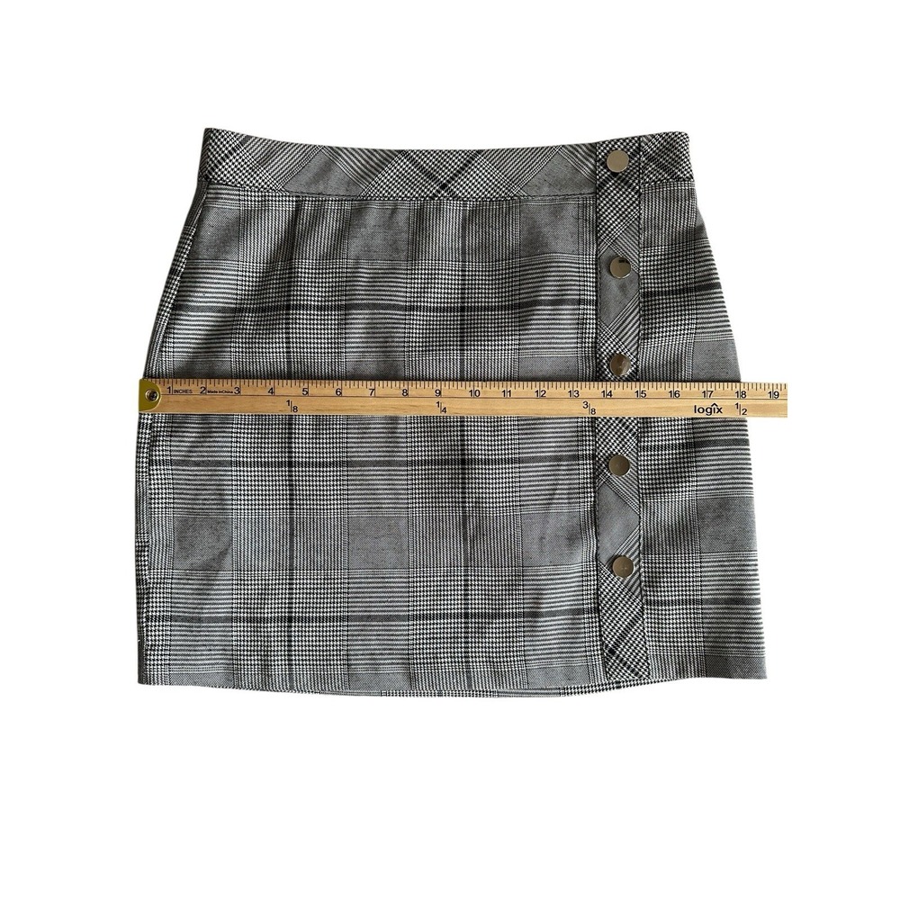 J.O.A. Plaid Mini‎ Skirt Medium Black White Silver Buttons Lined Side Zip Preppy - Picture 9 of 9